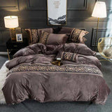 Luxury Embroidered Velvet Duvet Set - Brown